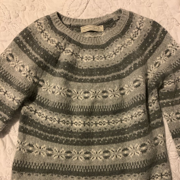 Abercrombie Sweater - Picture 1 of 2